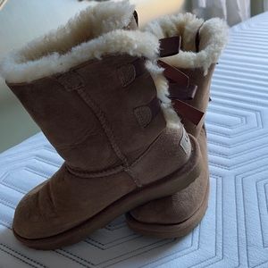 Ugg boots for girls